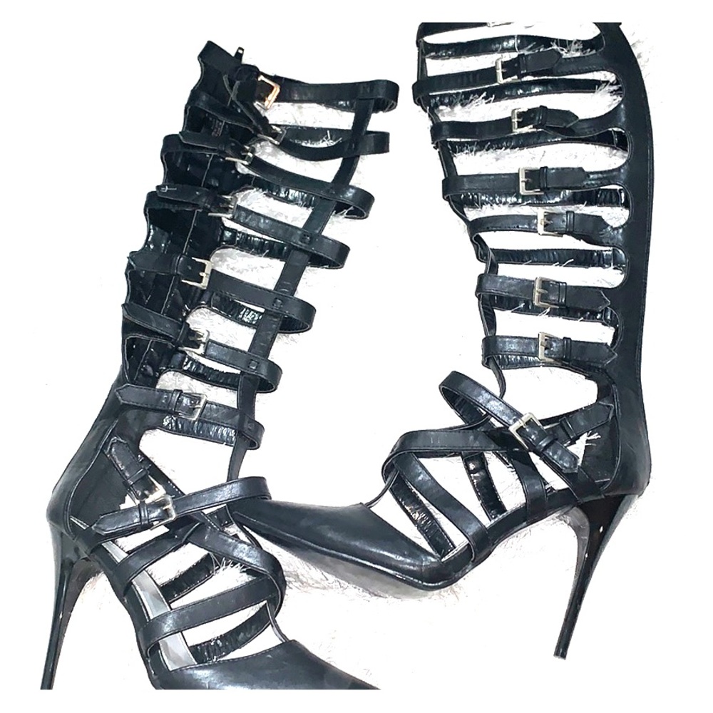Black Caged Shoe Sz 8 “NEVER WORN”